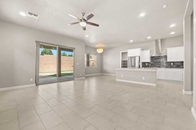 2421 Lynn Road SE, Rio Rancho, NM 87124