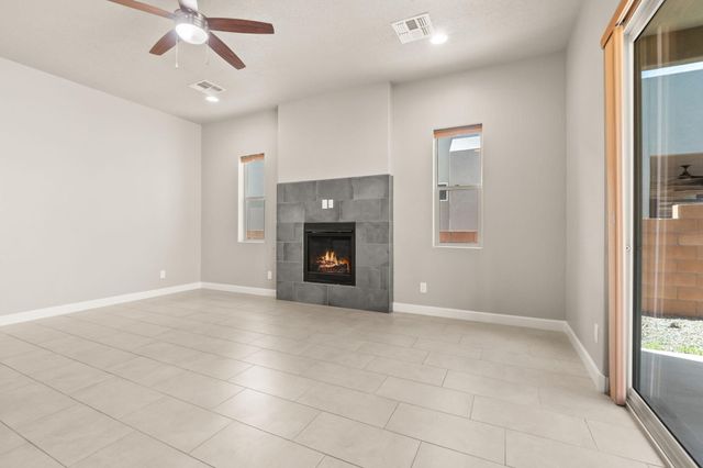 2421 Lynn Road SE, Rio Rancho, NM 87124