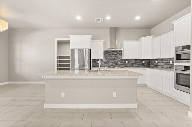 2421 Lynn Road SE, Rio Rancho, NM 87124