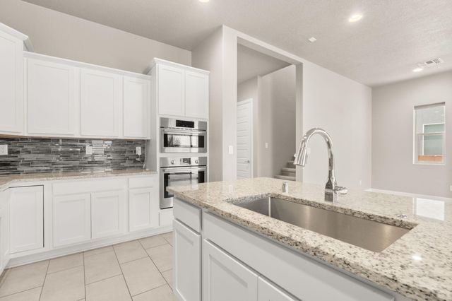 2421 Lynn Road SE, Rio Rancho, NM 87124