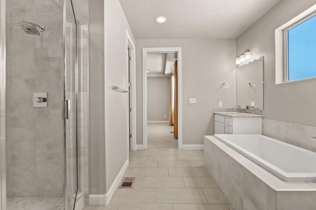 2421 Lynn Road SE, Rio Rancho, NM 87124