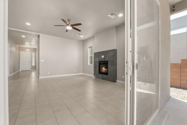 2421 Lynn Road SE, Rio Rancho, NM 87124