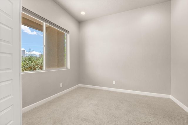 2421 Lynn Road SE, Rio Rancho, NM 87124