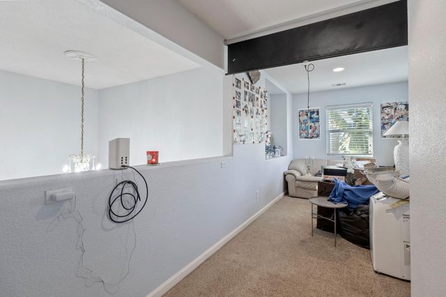 432 Meadow Creek Dr, Patterson, CA 95363