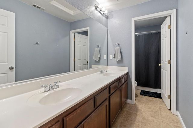 432 Meadow Creek Dr, Patterson, CA 95363