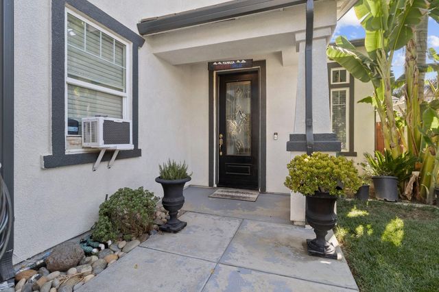 432 Meadow Creek Dr, Patterson, CA 95363