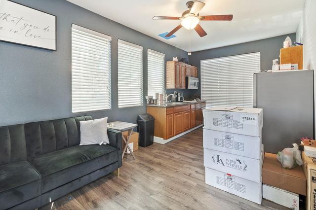 432 Meadow Creek Dr, Patterson, CA 95363