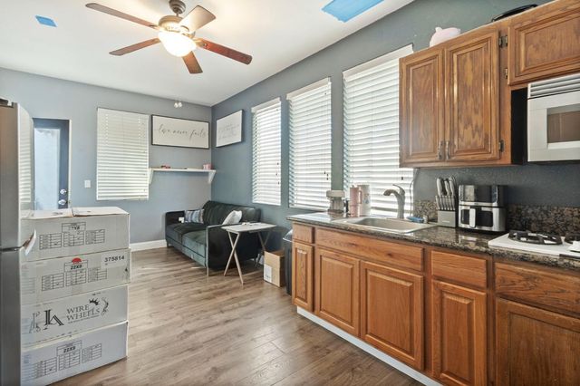 432 Meadow Creek Dr, Patterson, CA 95363