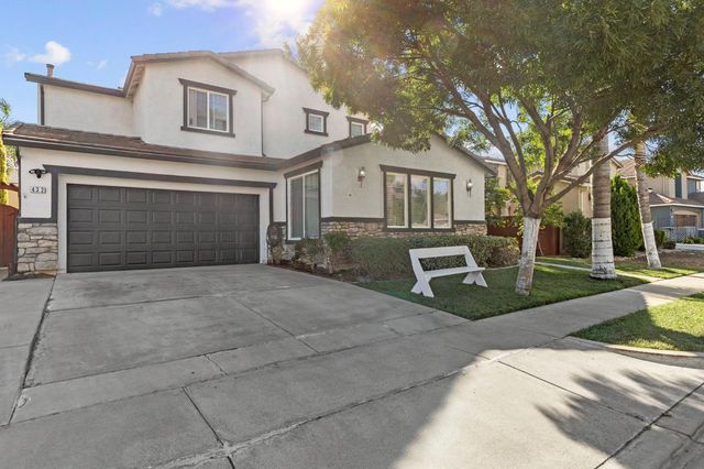 432 Meadow Creek Dr, Patterson, CA 95363