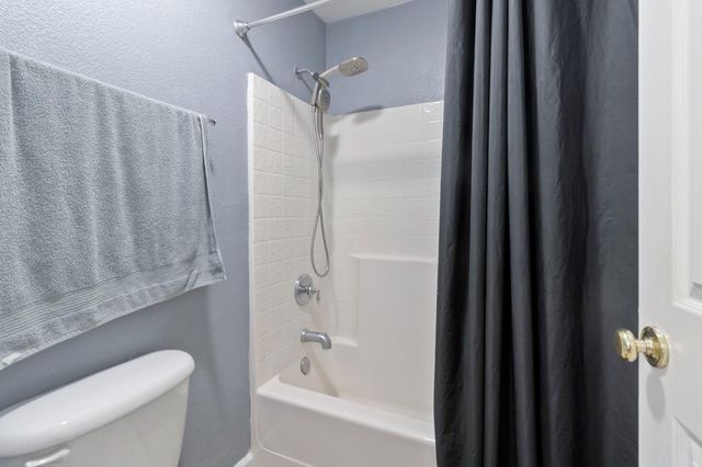 432 Meadow Creek Dr, Patterson, CA 95363