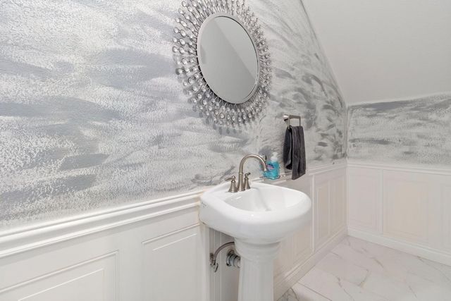 432 Meadow Creek Dr, Patterson, CA 95363