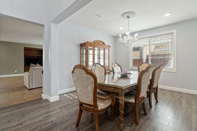 432 Meadow Creek Dr, Patterson, CA 95363