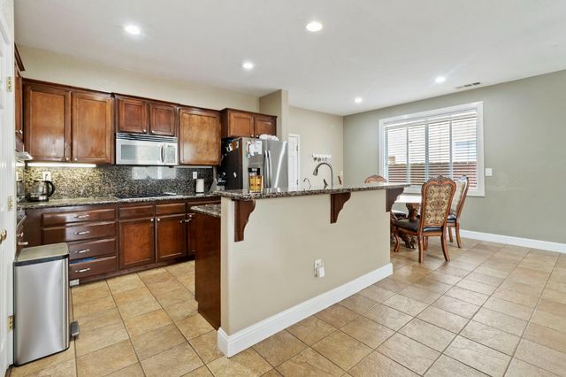 432 Meadow Creek Dr, Patterson, CA 95363