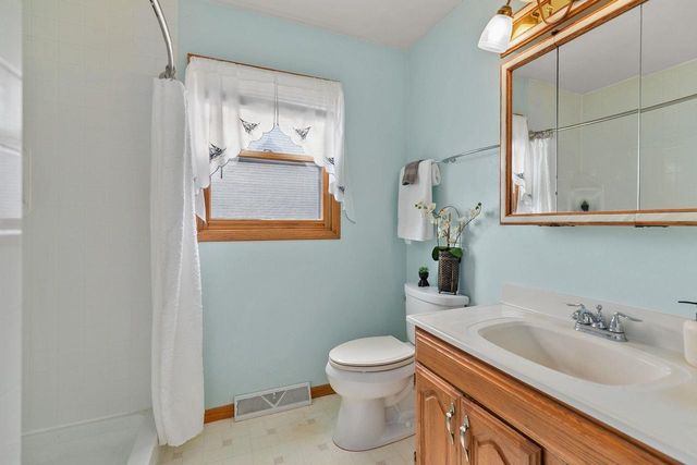 1859 NORTHPOINT STREET, Oshkosh, WI 54901