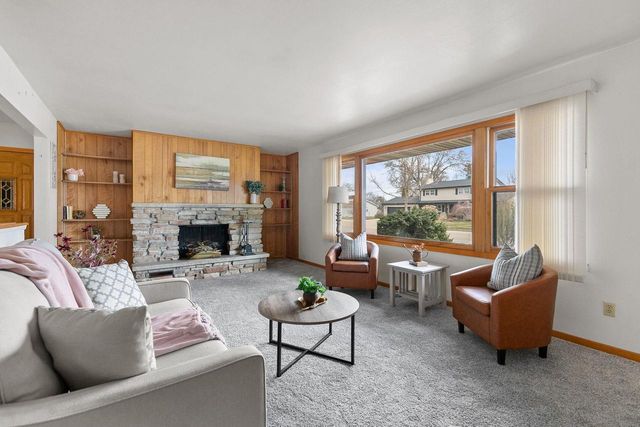 1859 NORTHPOINT STREET, Oshkosh, WI 54901