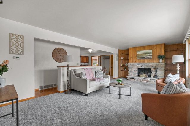 1859 NORTHPOINT STREET, Oshkosh, WI 54901