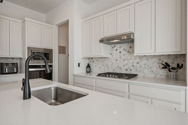 6201 Queens Path, North Richland Hills, TX 76180