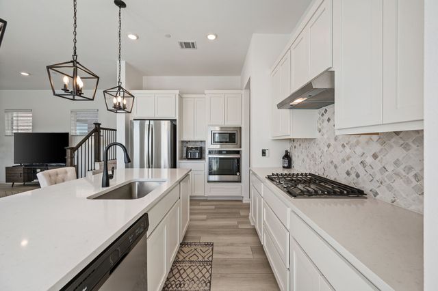 6201 Queens Path, North Richland Hills, TX 76180