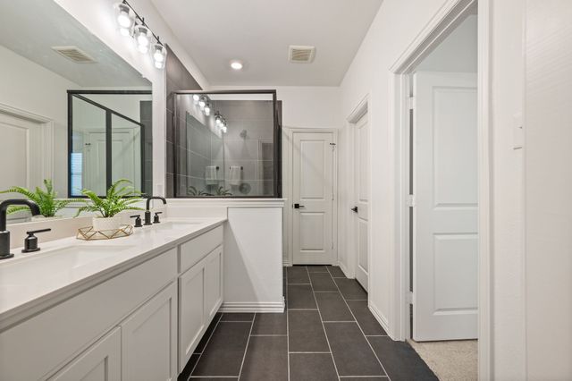 6201 Queens Path, North Richland Hills, TX 76180