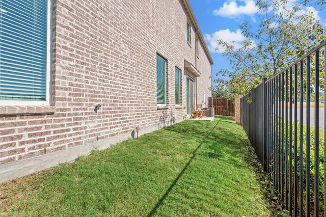 6201 Queens Path, North Richland Hills, TX 76180