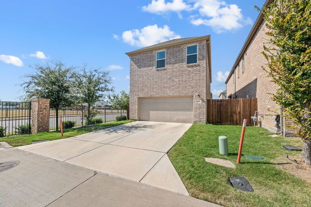 6201 Queens Path, North Richland Hills, TX 76180