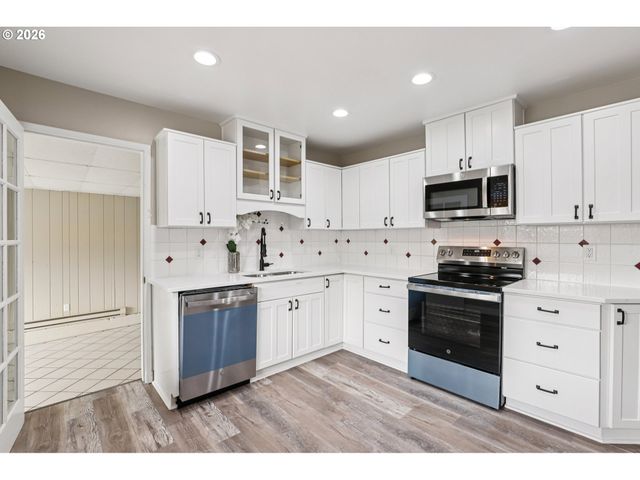 18021 Se MILL Ct, Portland, OR 97233