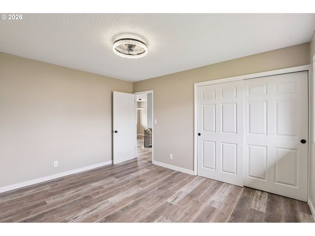 18021 Se MILL Ct, Portland, OR 97233