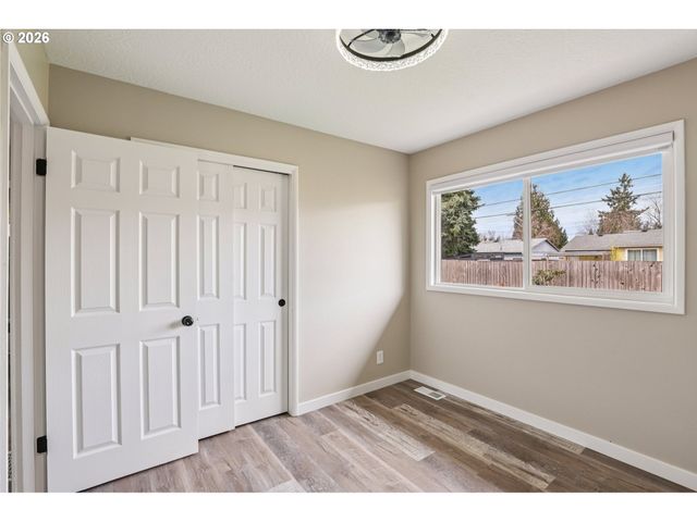 18021 Se MILL Ct, Portland, OR 97233