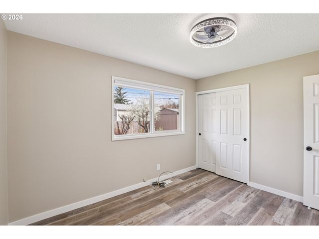 18021 Se MILL Ct, Portland, OR 97233