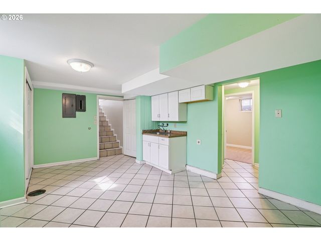 18021 Se MILL Ct, Portland, OR 97233