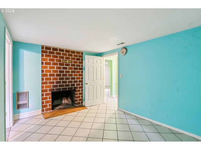 18021 Se MILL Ct, Portland, OR 97233