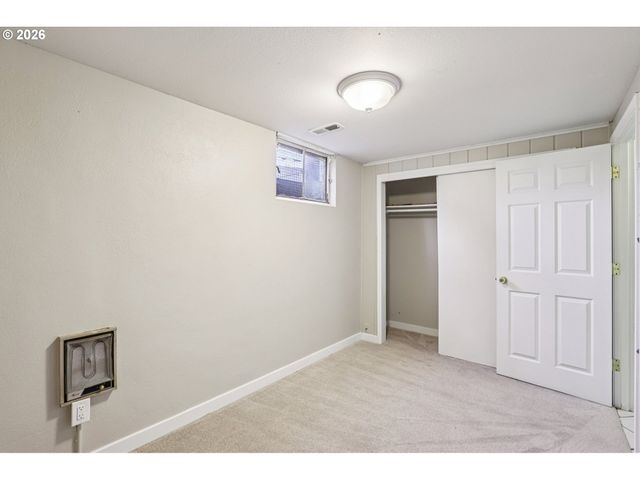 18021 Se MILL Ct, Portland, OR 97233