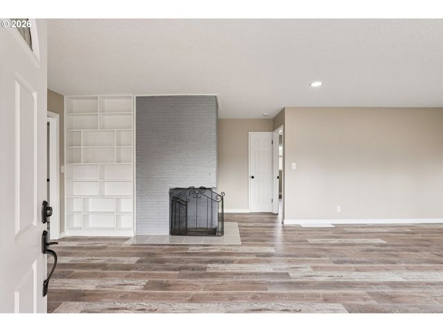 18021 Se MILL Ct, Portland, OR 97233