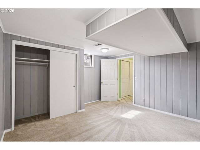 18021 Se MILL Ct, Portland, OR 97233