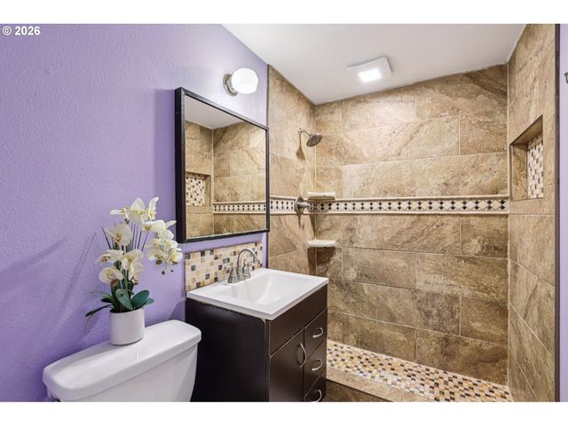 18021 Se MILL Ct, Portland, OR 97233