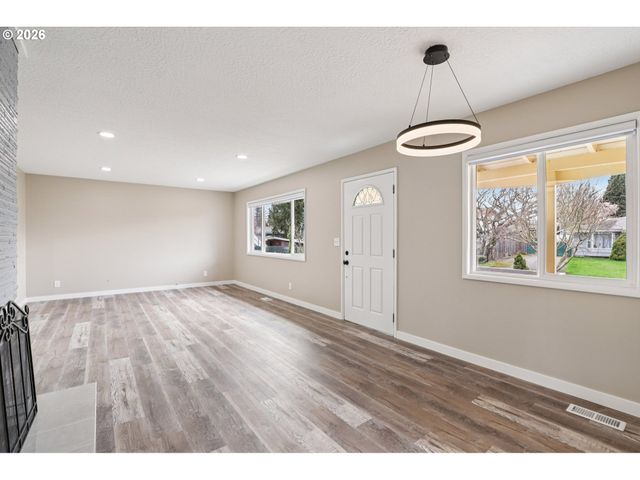 18021 Se MILL Ct, Portland, OR 97233