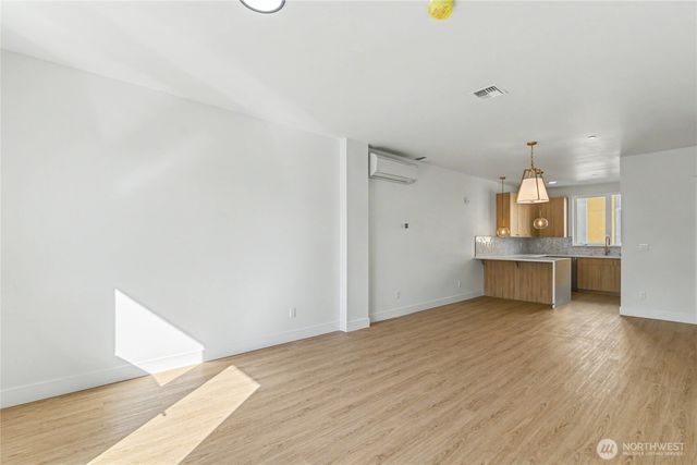 518 13th Avenue SE, Olympia, WA 98501