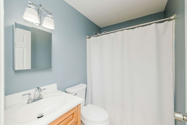 145 Shag Bark Rd, Taunton, MA 02780