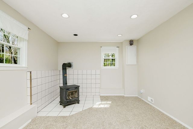 145 Shag Bark Rd, Taunton, MA 02780