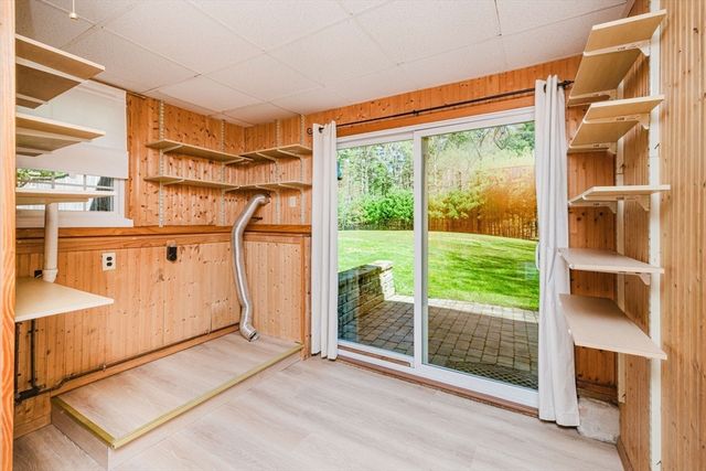 145 Shag Bark Rd, Taunton, MA 02780