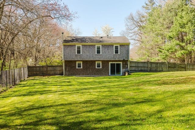 145 Shag Bark Rd, Taunton, MA 02780