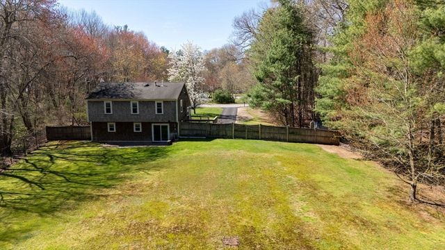 145 Shag Bark Rd, Taunton, MA 02780