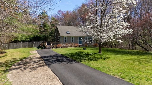 145 Shag Bark Rd, Taunton, MA 02780