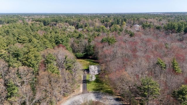 145 Shag Bark Rd, Taunton, MA 02780