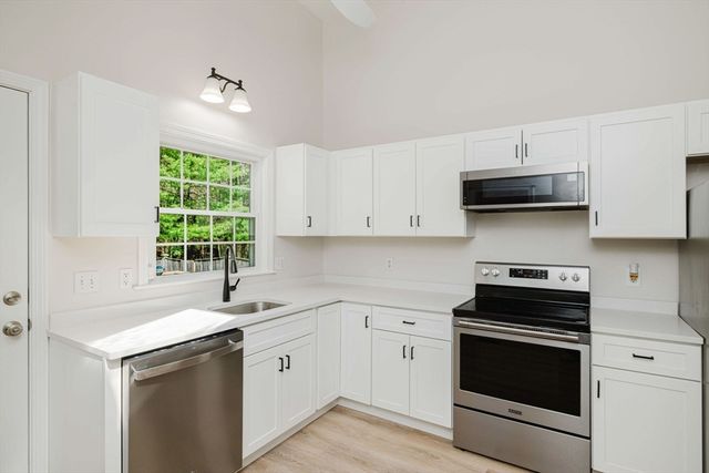 145 Shag Bark Rd, Taunton, MA 02780