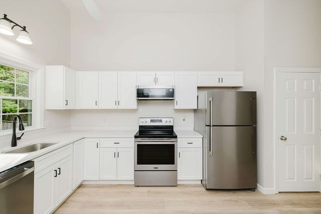 145 Shag Bark Rd, Taunton, MA 02780