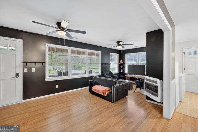 8 Taylor Road, Helen, GA 30545