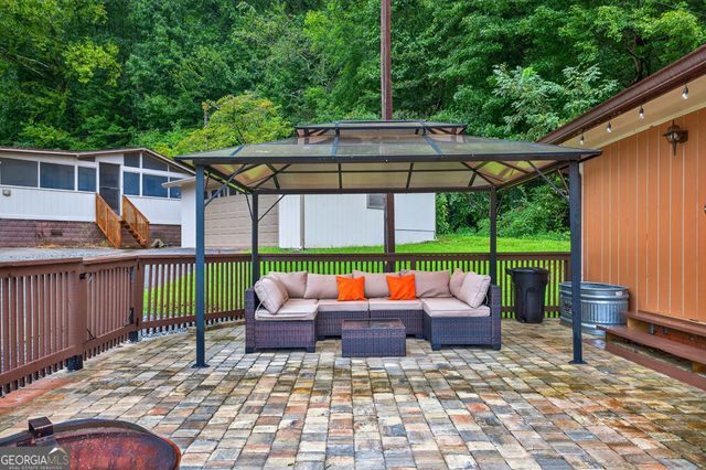 8 Taylor Road, Helen, GA 30545