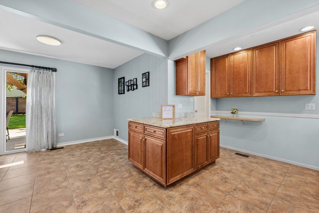 385 Lafayette Lane, Hoffman Estates, IL 60169
