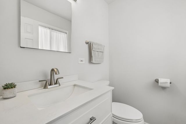 385 Lafayette Lane, Hoffman Estates, IL 60169